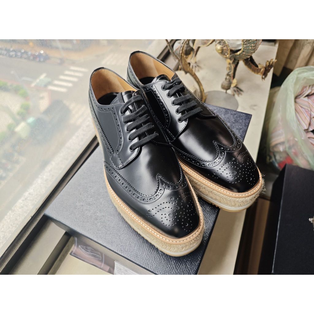 PRADA 新型ラフィ草素材編み厚底スリッパ　ブラック PRADA 新型ラフィ草素材編み厚底スリッパ ブラック 浴び