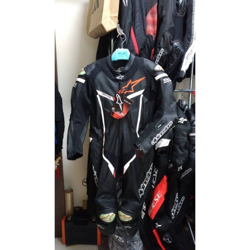 A星 Alpinestars Gp Pro Tech Air 連身皮衣→(尺寸46號) | 蝦皮購物