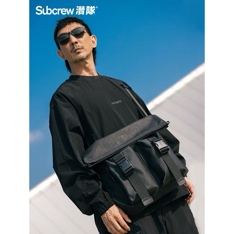 陳冠希 李燦森 #CLOT x #SUBCREW 聯名款 運動防潑水 單肩包 測背包 絲綢logo運動休閒包 | 蝦皮購物