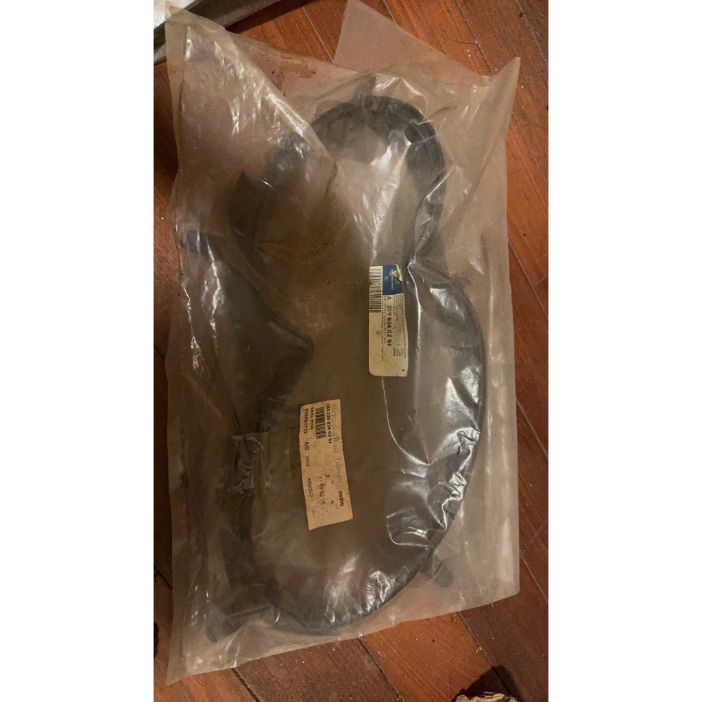 【SFF雙B賣場】BENZ W203/C55AMG W209 正廠 大燈防水橡皮[右] 2098260291 | 蝦皮購物