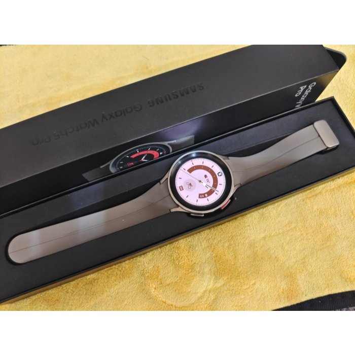 二手 外觀如新 灰色 SAMSUNG Watch5 Pro BT R920 GPS版 台灣保固2025/7/31 原廠盒 | 蝦皮購物