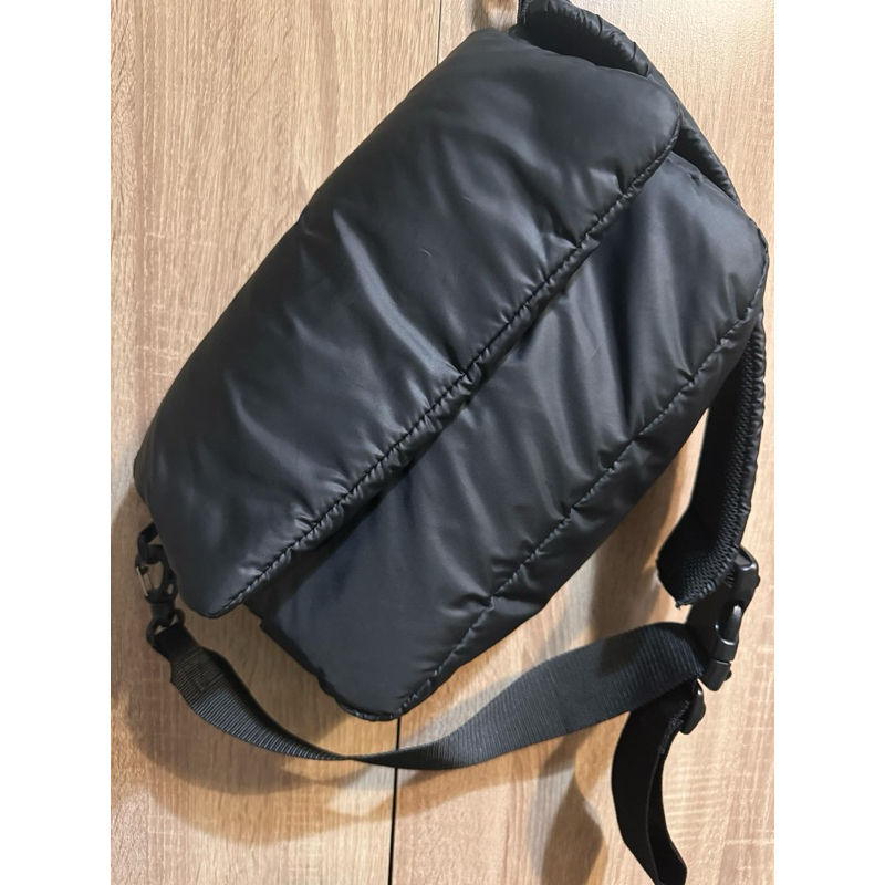 clesste padded flap holiday bag | 蝦皮購物 clesste padded flap holiday bag | 蝦皮購物