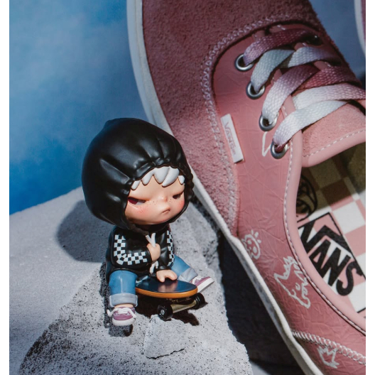 （現貨）泡泡瑪特 POPMART HIRONO 小野 Vans x Hirono 限量聯名公仔 吊卡 限定 | 蝦皮購物