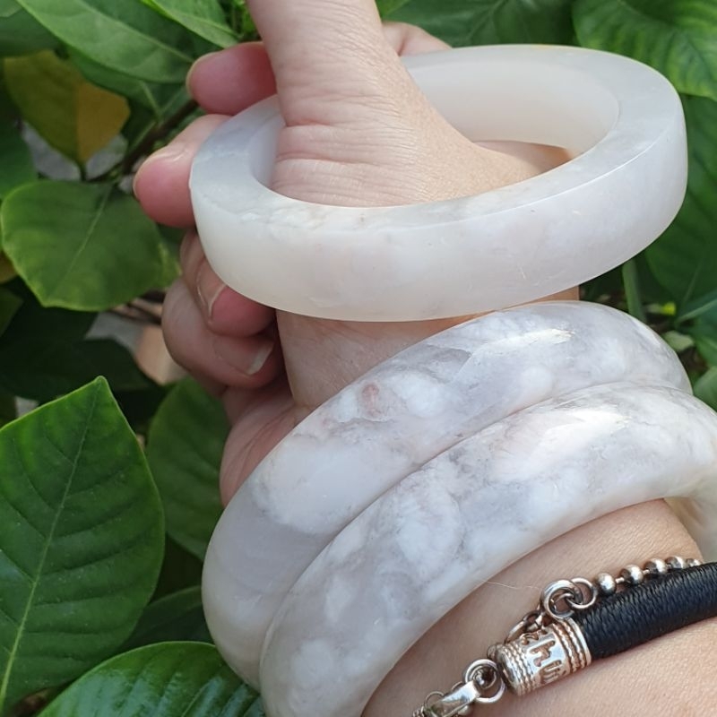喜上眉（梅）梢 牛血红バングル　シャー太翠バングル cheriella バングル 「cheriella」うねうねウェーブバングル