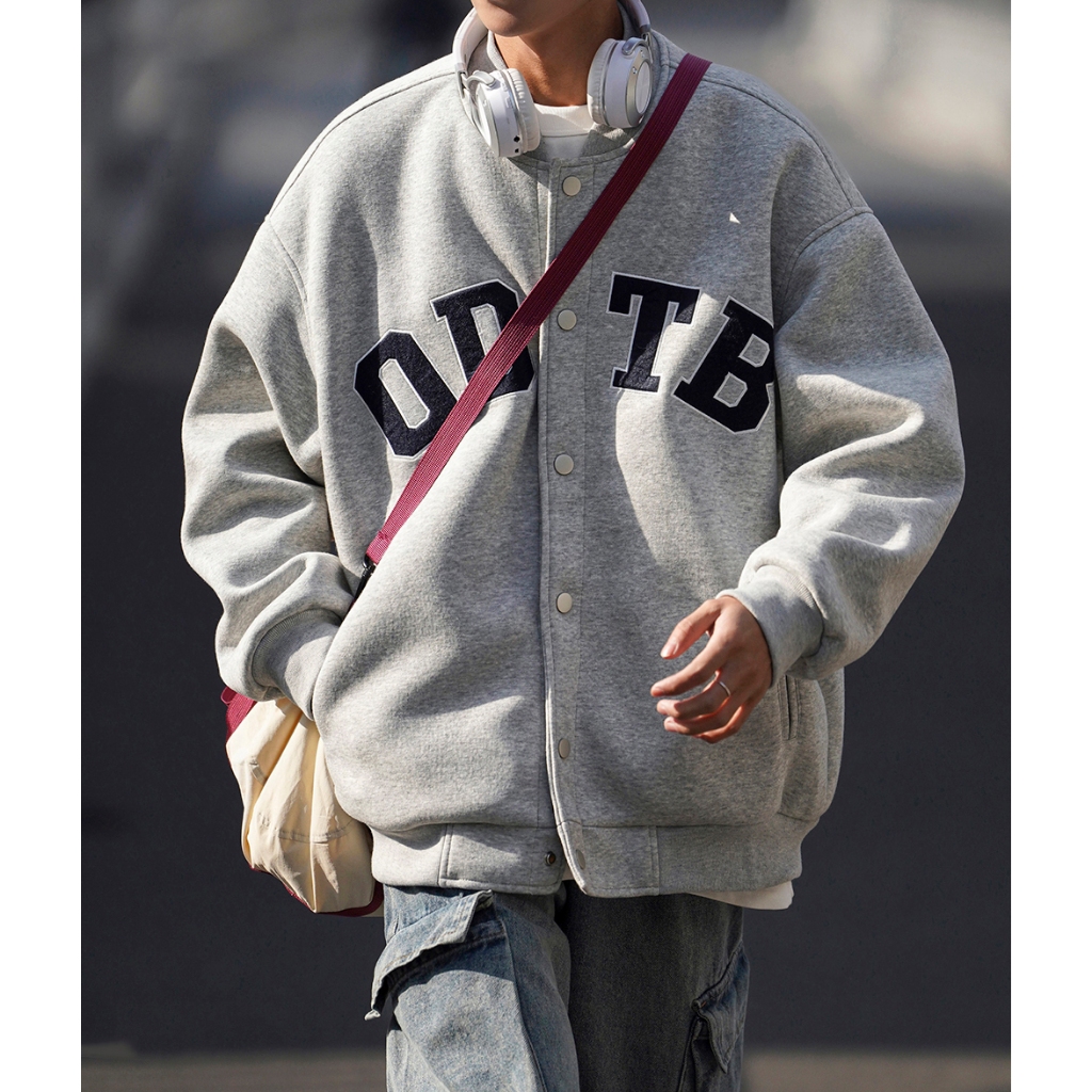 【K-2】ODTB 刺繡 立體絨布 內刷毛 棒球外套 排扣外套 穿搭 夾克 運動 寬鬆 情侶【H3502】 | 蝦皮購物