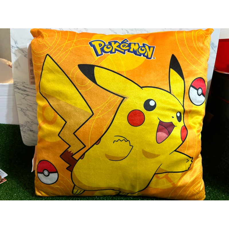 pokemon 精靈寶可夢 神奇寶貝 皮卡丘 抱枕 靠枕 | 蝦皮購物