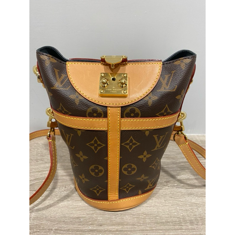 wild 新品・未使用Louis Vuitton M70258 louis-vuitton-lv-signature-cap