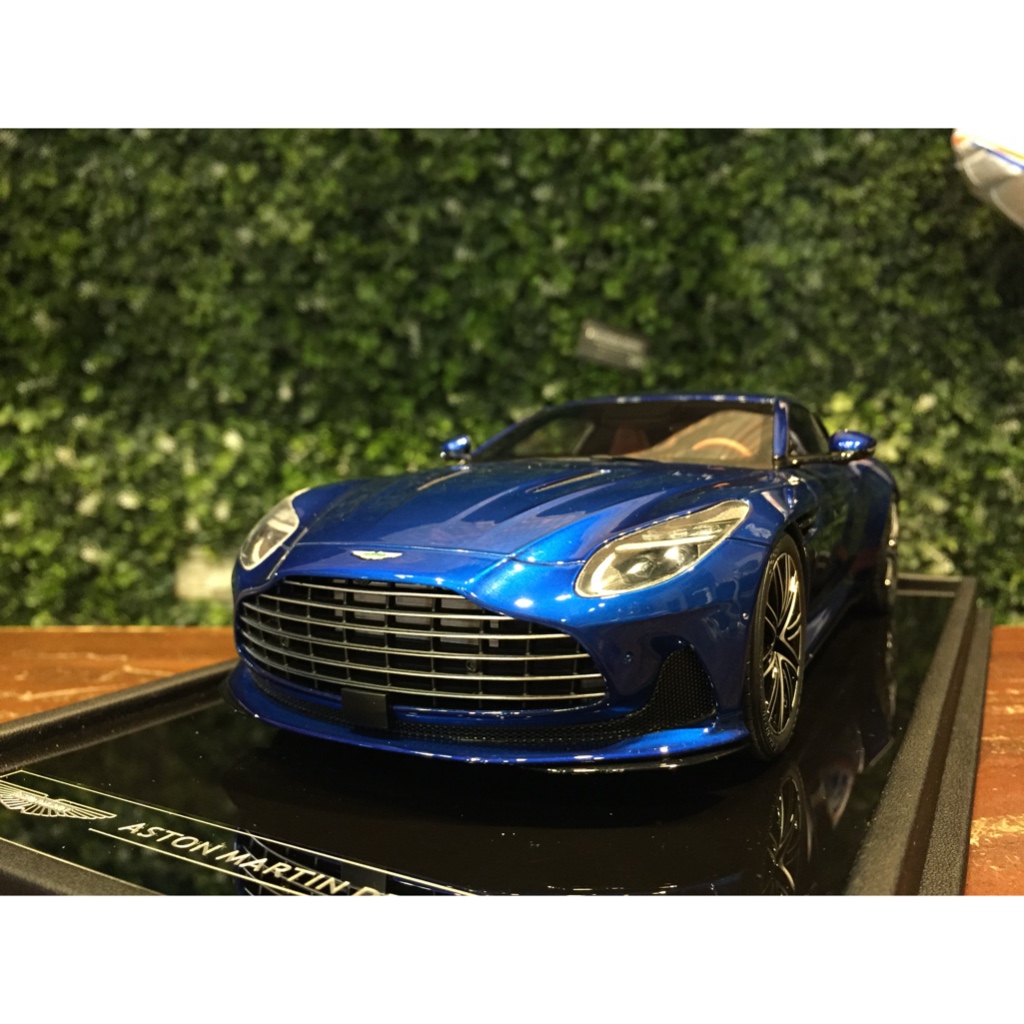 1:18 MOTORHELIX ASTON Martin DB12 Coupe 2023 Digital violet purple - Limited 99 EUR 339,95 - DE