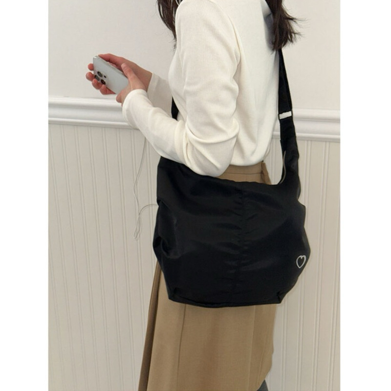 韓国かわいい 【MAZZZZY】Signature Heart Shell Bag Bag 韓国かわいい Heart 【MAZZZZY】Signature Shell