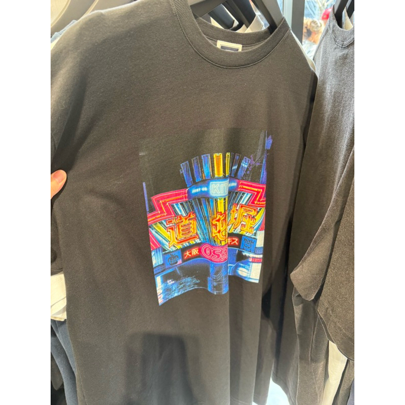 Kith #大阪限定#osaka盛大開業🐯 超帥請提早排單🔥的程度不用說