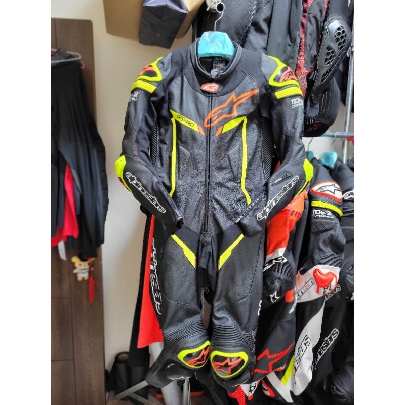 A星 Alpinestars Gp Pro Tech Air 連身皮衣（尺寸48號) | 蝦皮購物
