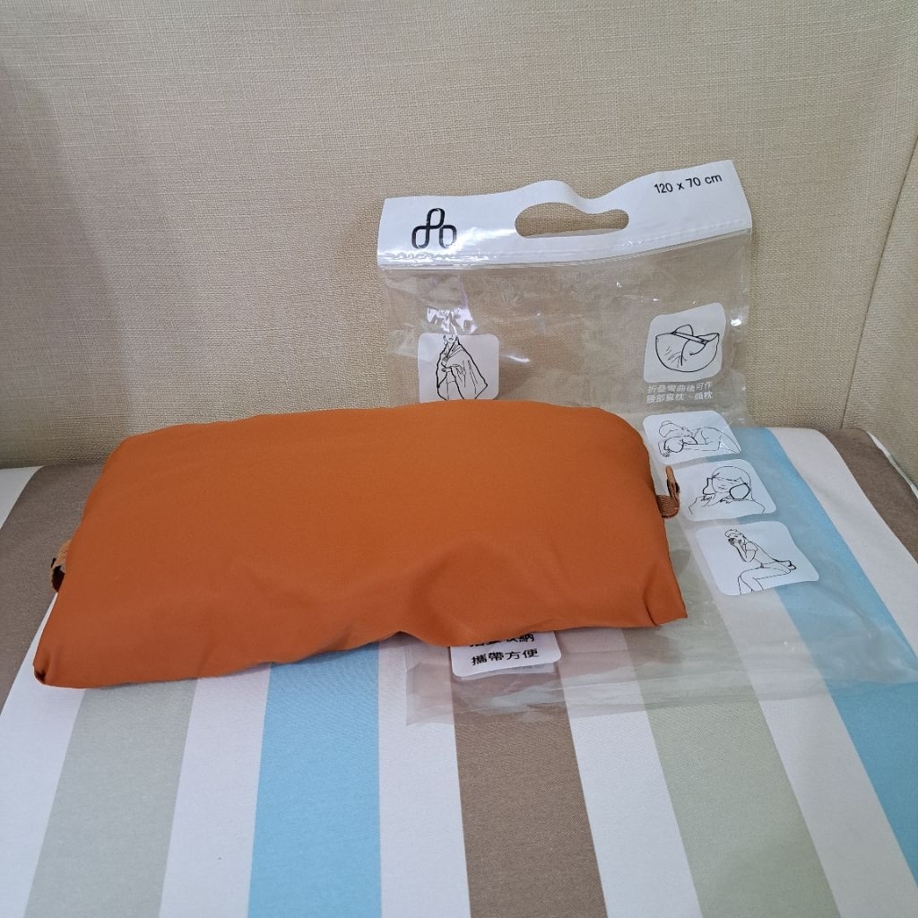 YU Living多功能雙色蓋毯120×70公分 橘綠色 靠枕 頸枕 毯子 毛毯 收納毯 台泥股東會紀念品（全新） | 蝦皮購物