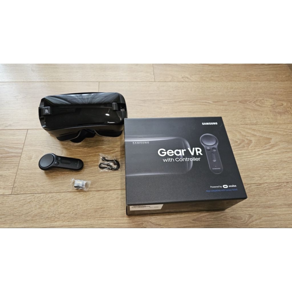台版 三星 SAMSUNG Galaxy Gear VR SM-R325 含遙控器 (Note 8 對應) 眼罩裂開瑕疵 | 蝦皮購物