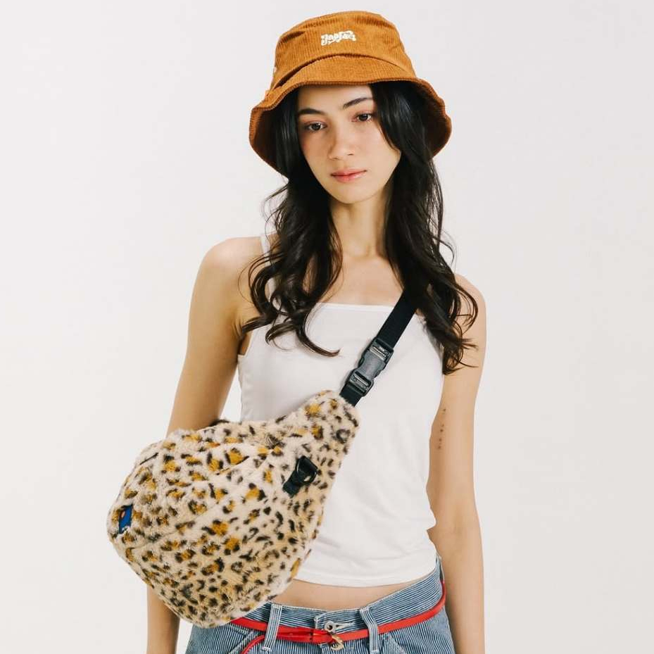 [少量現貨] 泰國品牌ᵀᴴ Japfac 3way包 尼龍防潑水 Half Moon Bag 半月包 胸前包 斜背包 | 蝦皮購物