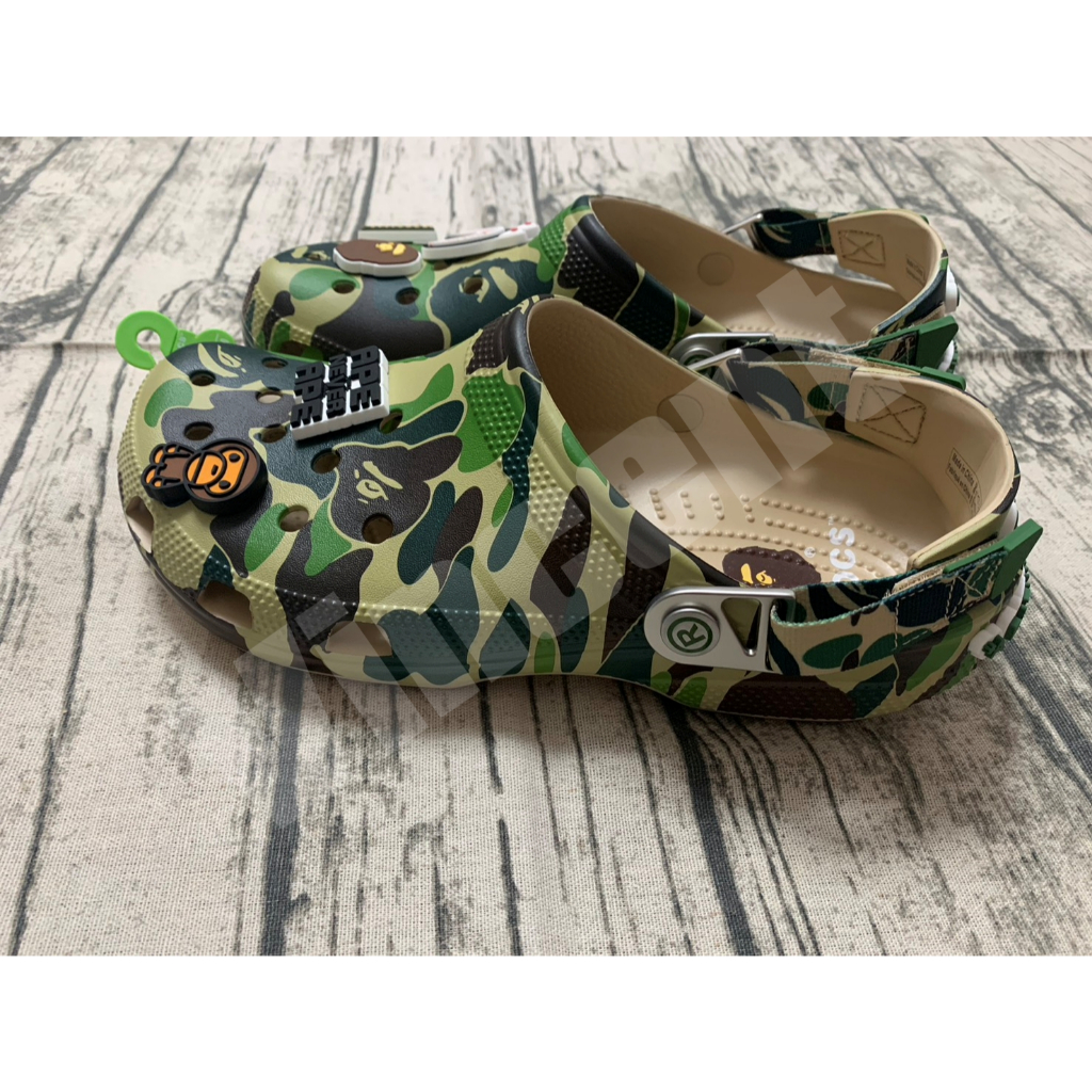 大人價格$8,888~$15,980預購全新BAPE® X CROCS - CLOG ABC CAMO 大人價格$8,888~$15,980預購全新BAPE® X CROCS - CLOG ABC CAMO