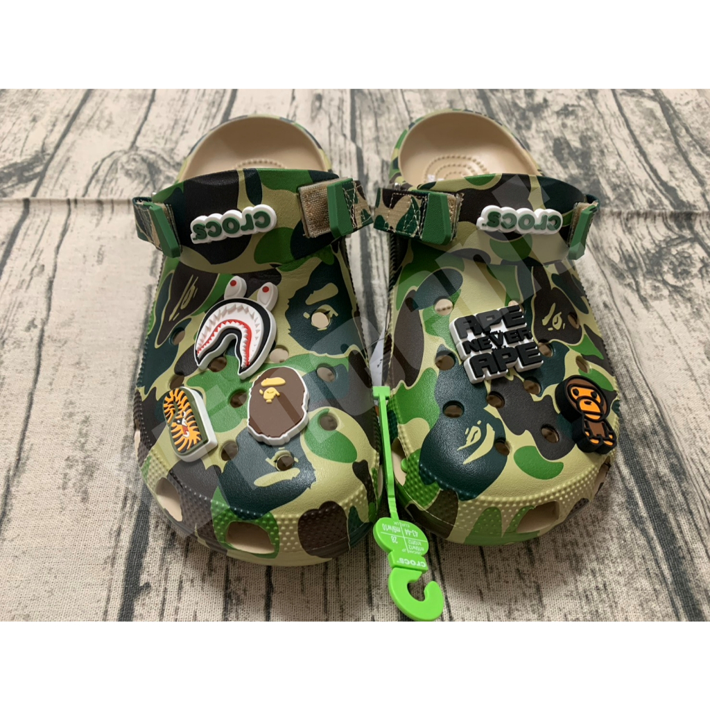 大人價格$8,888~$15,980預購全新BAPE® X CROCS - CLOG ABC CAMO 大人價格$8,888~$15,980預購全新BAPE® X CROCS - CLOG ABC CAMO