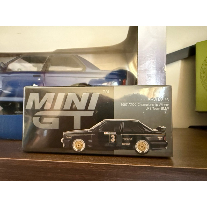 全新現貨！MINI GT 608 BMW M3 E30 #3 JPS Team 1987 ATCC 冠軍車 模型車 | 蝦皮購物