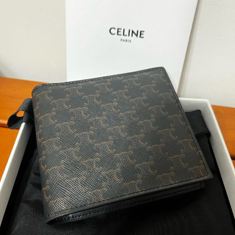 CELINE 賽琳 Triomphe 凱旋門老花帆布零錢袋對折短夾(黑色) | 蝦皮購物