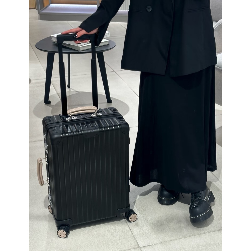 99成新RIMOWA Classic Cabin S（顏色可選）20吋訂製款鋁鎂合金材質登