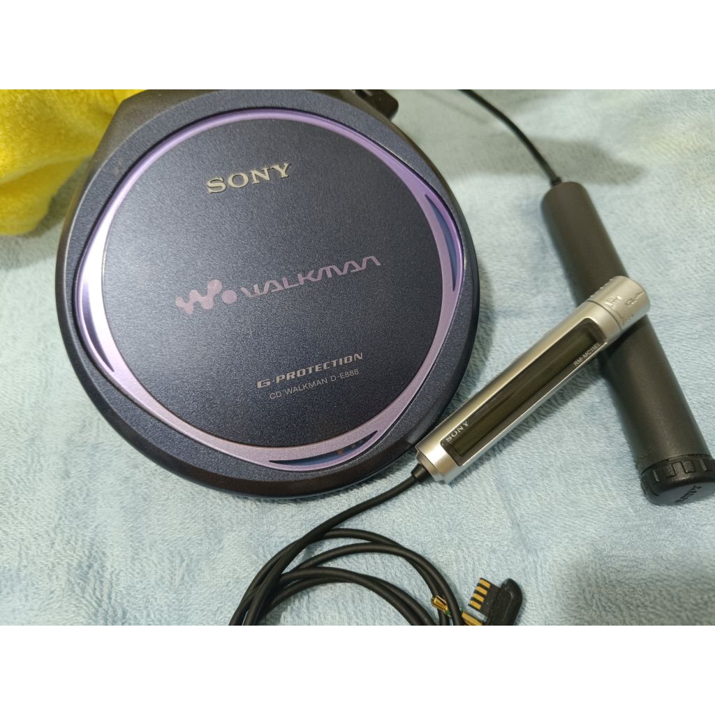 SONY D-E888 CD隨身聽(播放功能正常，無電池變壓器) | 蝦皮購物