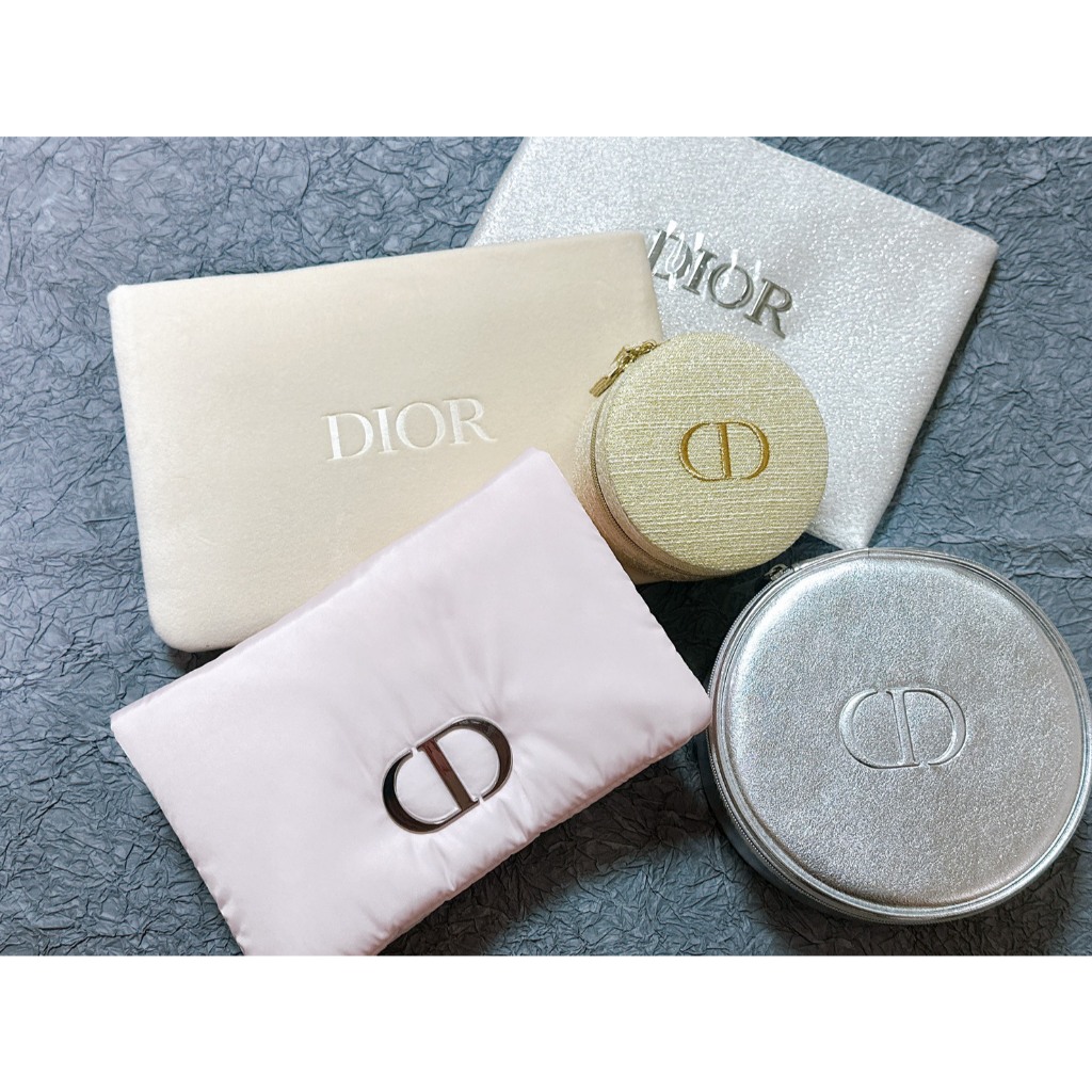 レディース 〖新品未使用〗DIOR 激レア入手困難 ༘*⋆ メタルロゴ クラッチ
