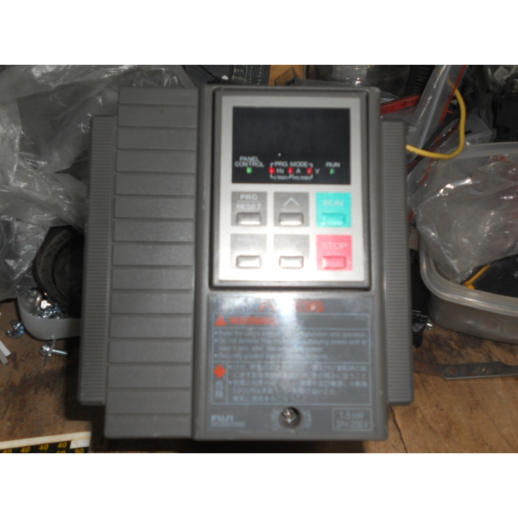 3C00035 富士インバータFVR-E9S FVR1.5E9S-2 未確認 FVR-E9S | 生産終了品 | 低圧インバータ | 富士電機