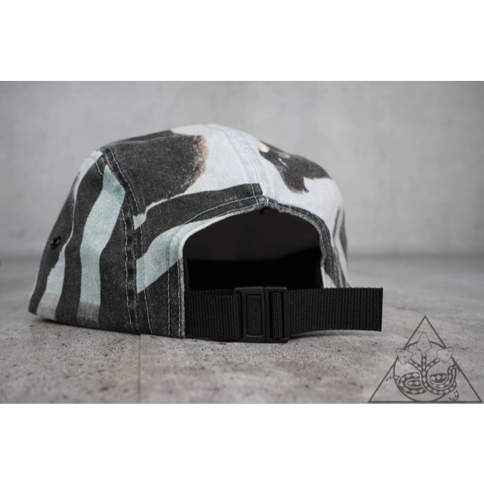 HYDRA】Supreme Damien Hirst Camp Cap 羊藝術家聯名平沿帽 HYDRA】Supreme Damien Hirst Camp Cap 羊藝術家聯名平沿帽