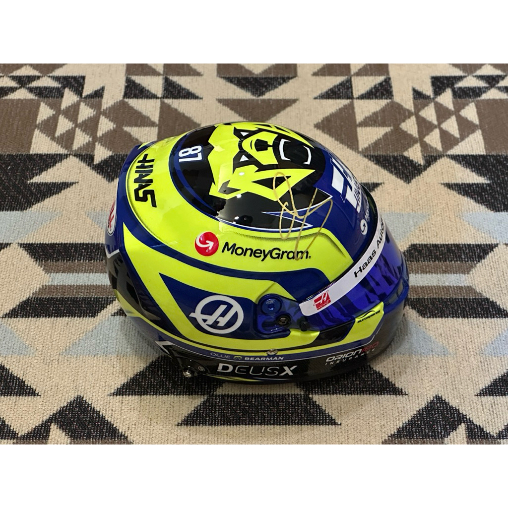 【現貨販售】Bell Oliver Bearman 2025賽季 親筆簽名安全帽模型 1:2 F1模型收藏 小熊OB87 | 蝦皮購物