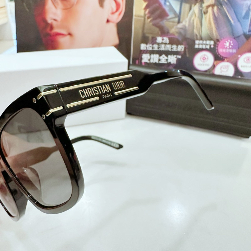 DIOR Signature S7F 10A0經典黑色大方框太陽眼鏡金色LOGO飾條