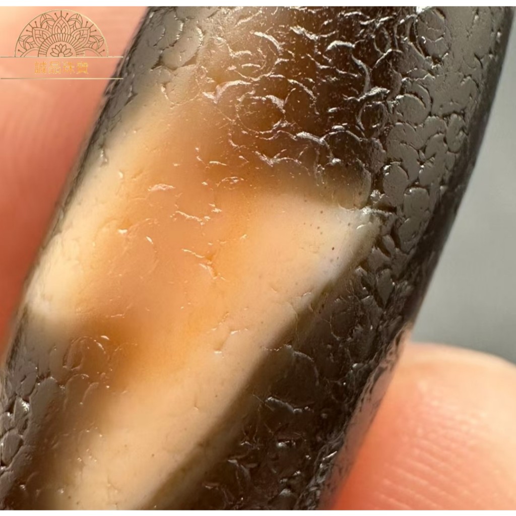 預購】台灣至純天珠小盧閃電五眼天珠帶硃砂尺寸:32.5X12.2mm 31/5 (請