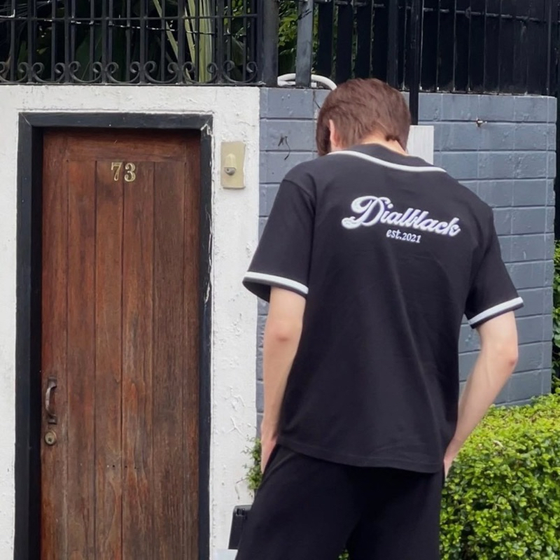 泰國🇹🇭代購）GMMTV PHUWIN 品牌DIALBLACK 棒球服系列| 蝦皮購物