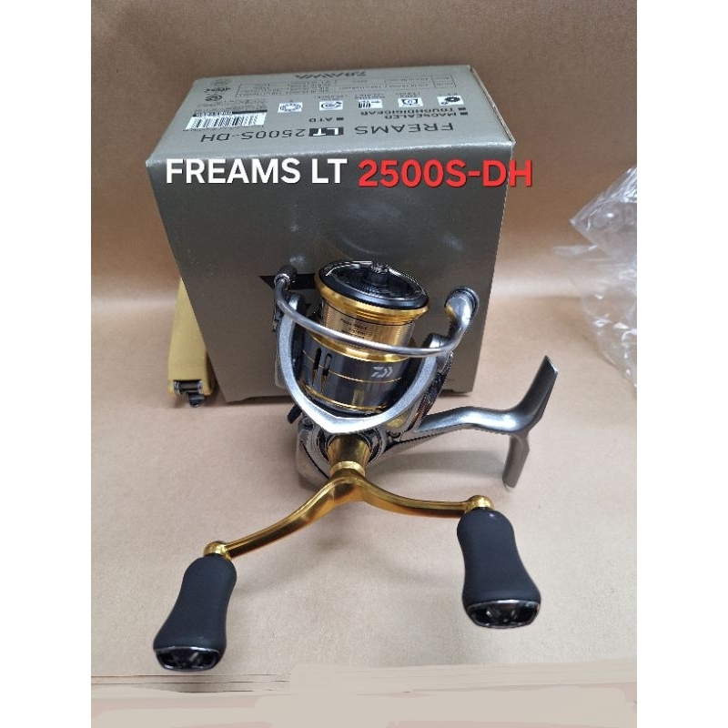 DAIWA 2018 FREAMS LT 2500S-DH 軟絲路亞捲線器淺線杯雙把手紡車式捲線
