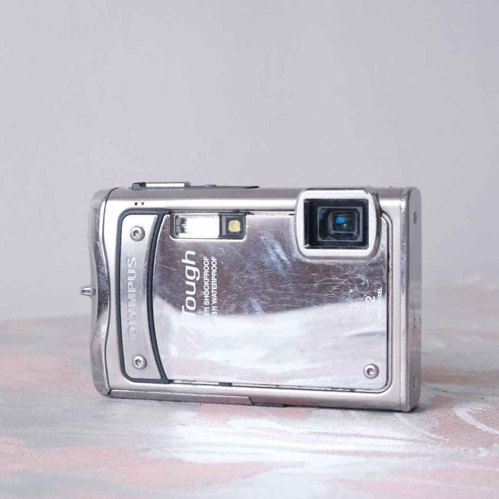 Olympus Mju Tough 8000 三防(防撞、防水、防寒) 早期CCD 數位相機