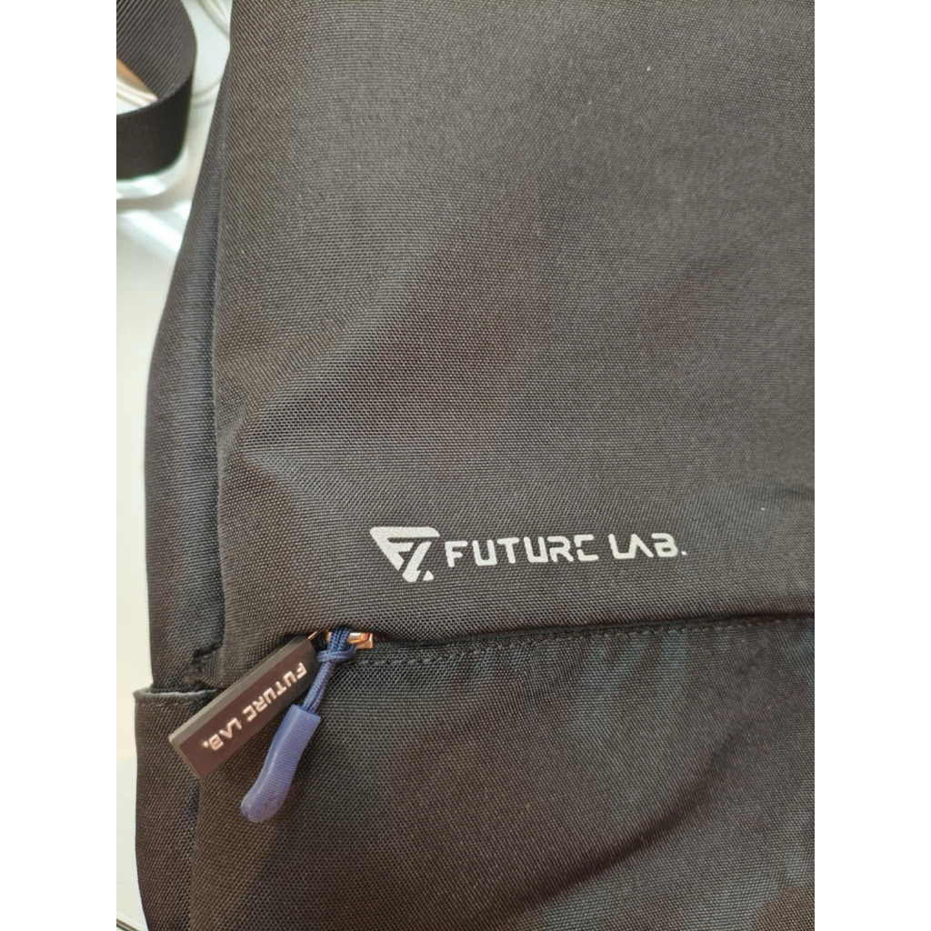 【未來實驗室】零負重Futurelab 後背包 八成新以上 | 蝦皮購物