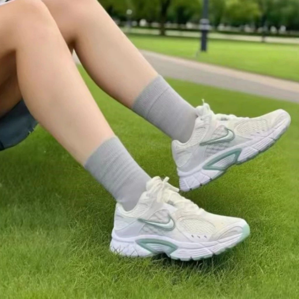 千禧銀白神顏的最強平替:Nike V5 RNR (HQ7901-101) 深度評測與入手指南