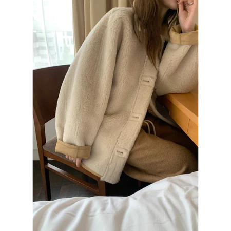 🇰🇷Jan02/ 季末超Q必收！麂皮雙面毛毛🐻外套