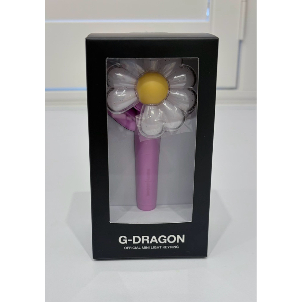 現貨全新權志龍 G-DRAGON GD OFFICIAL LIGHT STICK 台北安可場官方粉紅色小手燈掛飾 | 蝦皮購物