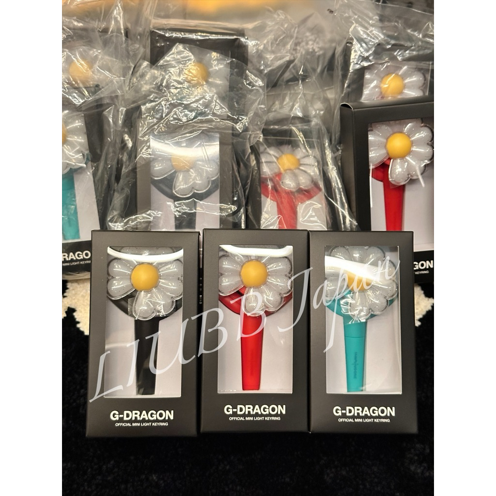 現貨 全新官方正品 權志龍 G-Dragon GD 雛菊小手燈鑰匙圈 國家限定 紅 綠 粉 小盆栽 fanplusone | 蝦皮購物