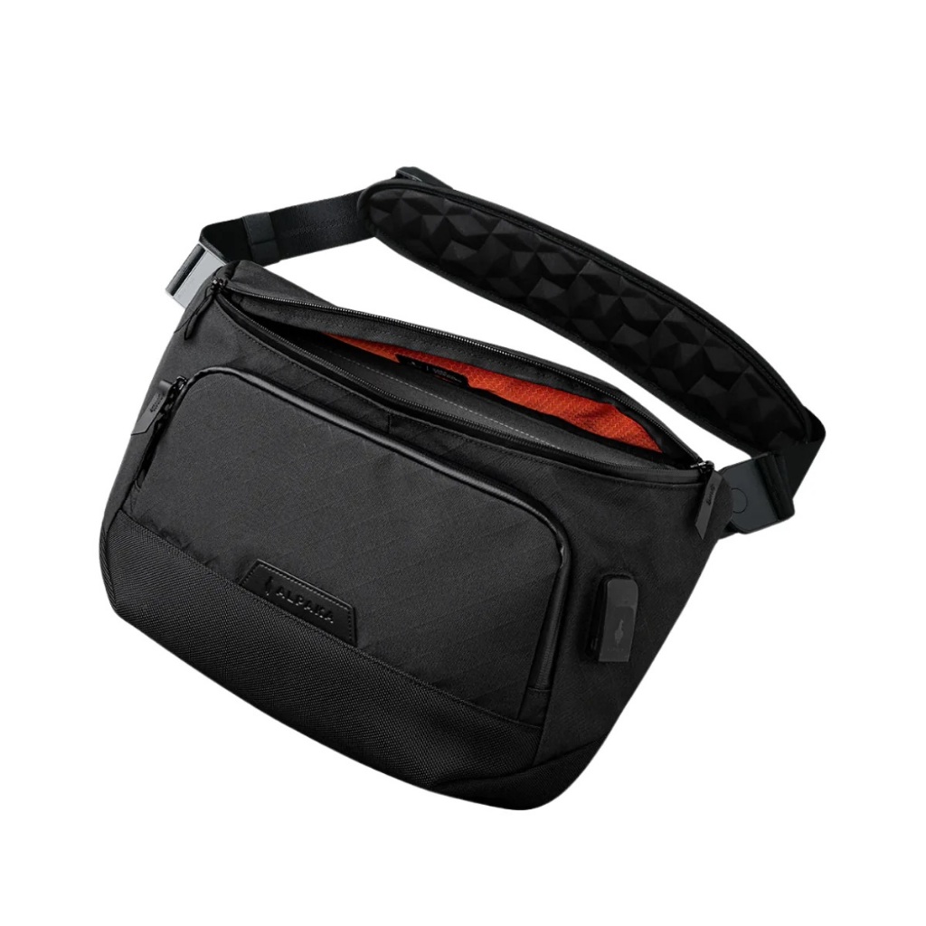 ALPAKA】Bravo Sling Max V2 側背包10L｜USB-C充電線平板收納X-PAC