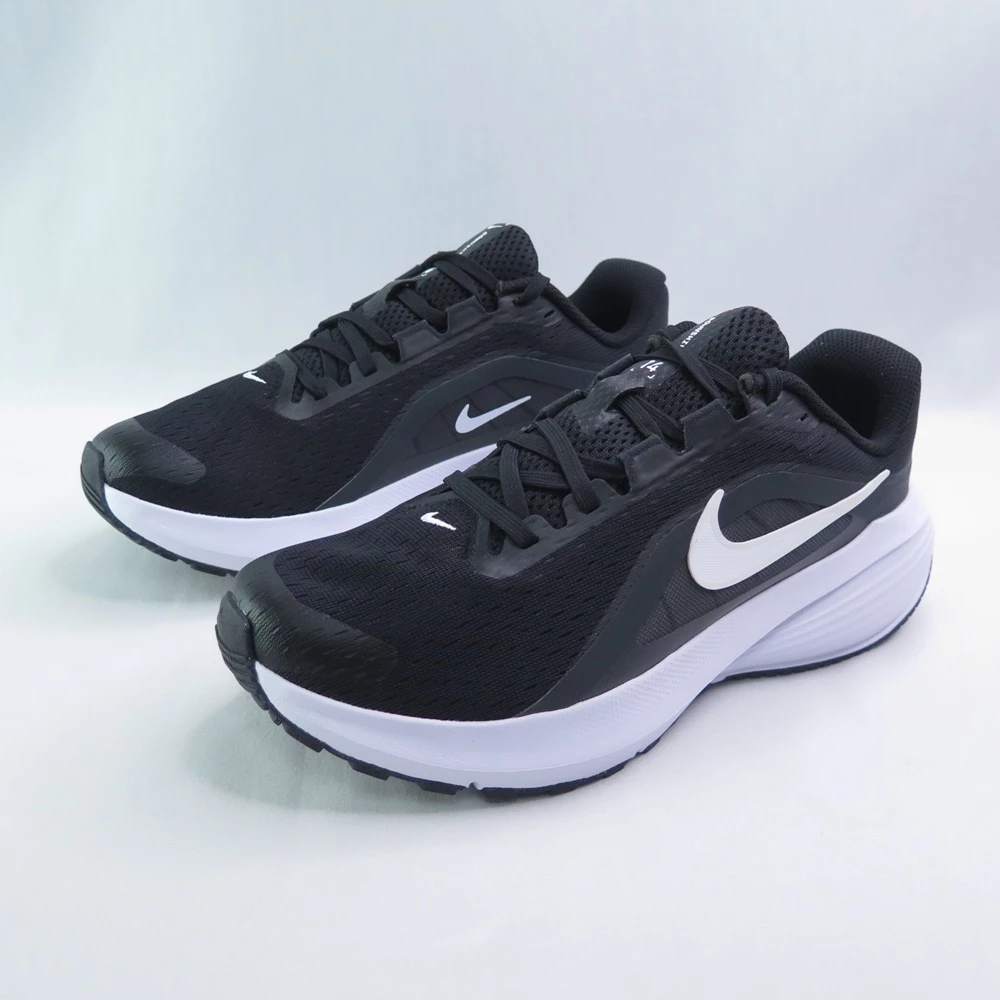 高C/P值運動首選！Nike Downshifter 14 (IB1895-002) 男款跑鞋實測推薦：經典黑白配色、緩震透氣兼具的日常全能鞋