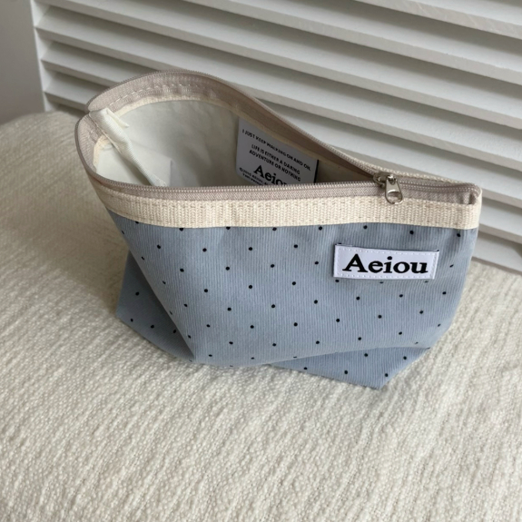 [現貨+預購] 🇰🇷 Aeiou Basic Pouch L size 收納包 化妝包 | 蝦皮購物