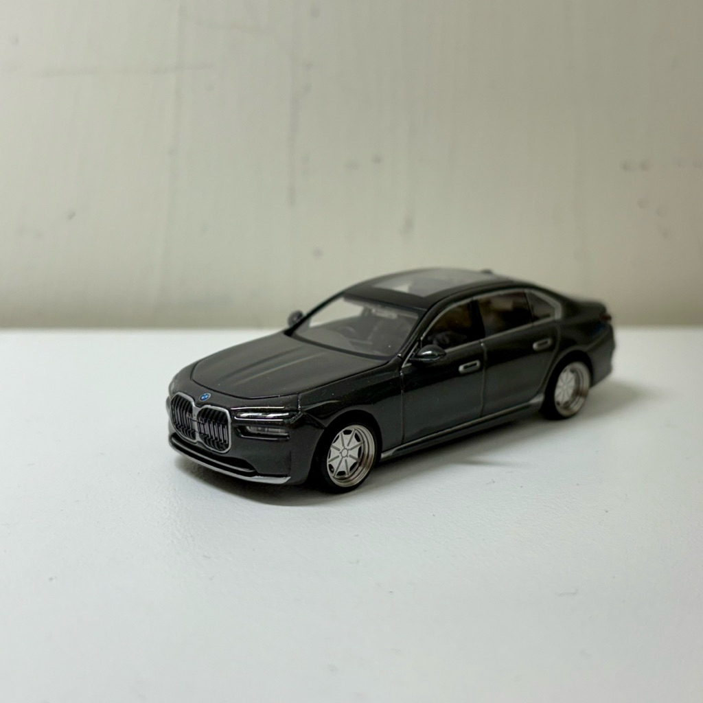 Mini-GT 1:64 BMW I7 EDrive60 Minerale Bianco - Edizione Limitata 2025 MGT00819-L