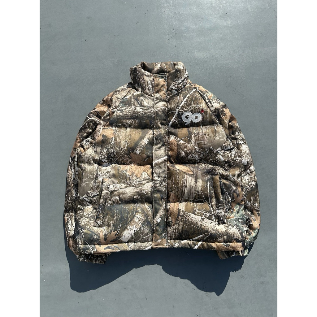【新品タグ付き】9090 Logo Rich Puffer Jacket 90 Logo Rich Puffer Jacket – YZ