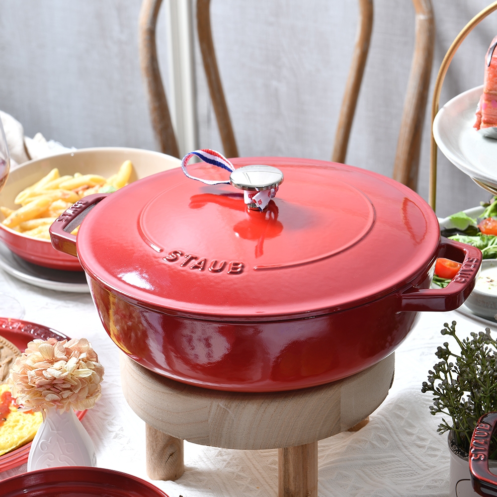 staub鍋 24cm Kit]STAUB（鍋24cm黒、Kitと別送） |有機野菜 通販 Oisix(おいしっくす)
