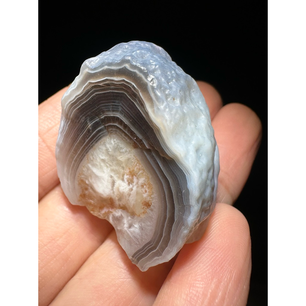 新疆。纏絲瑪瑙。戈壁瑪瑙。原石瑪瑙。原石。原礦。料石。象形。組合