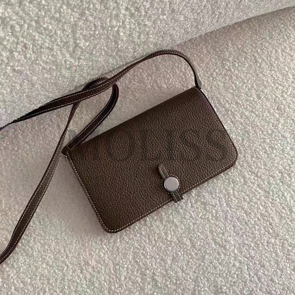 MOLISS｜離席者三件套手機包 護照包 皮革包 小方包 斜背包 肩背包 側背包 鑰匙包 小包 卡包 男包 女包 | 蝦皮購物
