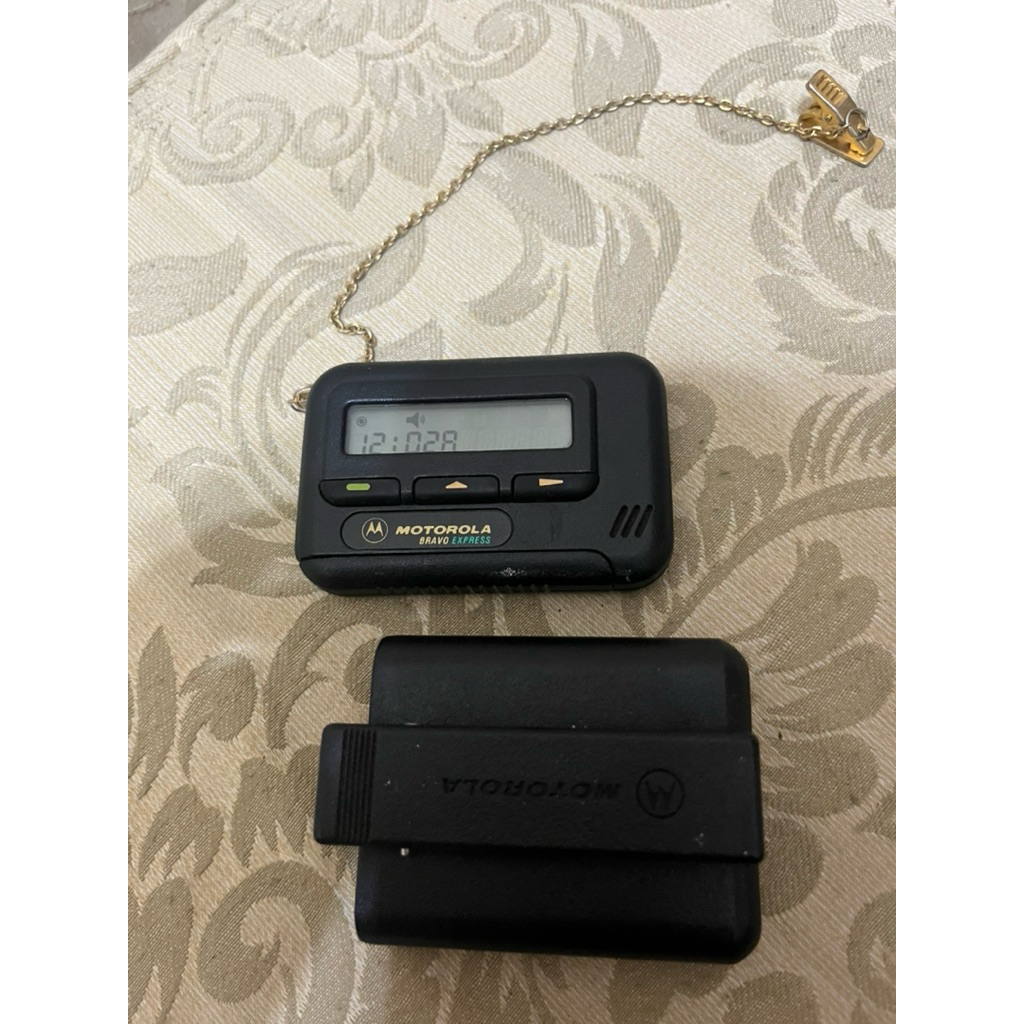 Motorola BB call 早期傳呼機 可正常開機 二手 | 蝦皮購物