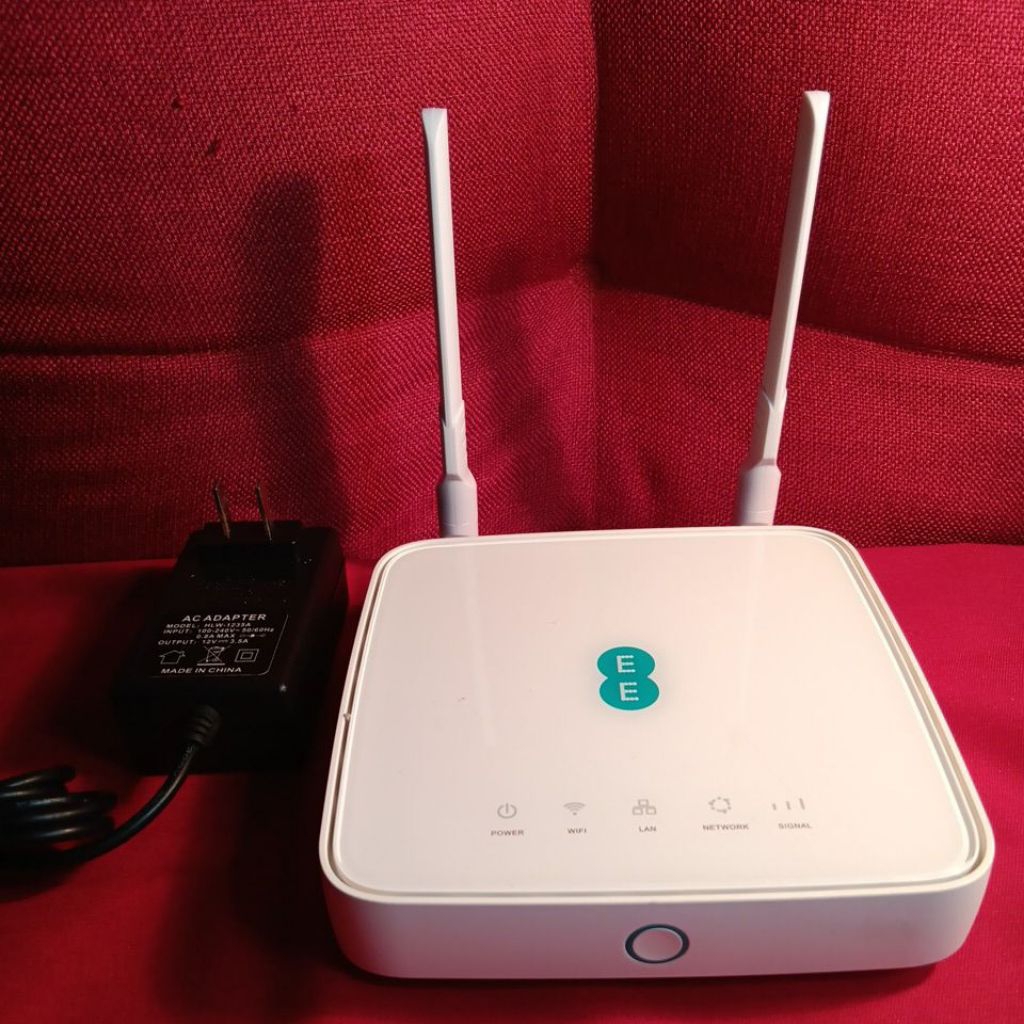 EE 4GEE Router Nano SIM卡 無線雙頻路由器 WiFi分享器 | 蝦皮購物