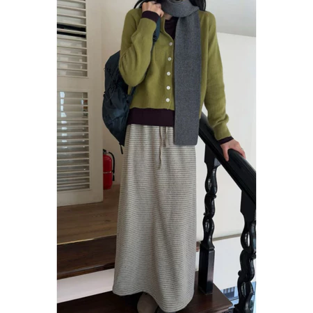 🇰🇷Dec07/ 又是條紋❤️‍🔥✨綁帶後開岔細條紋長裙