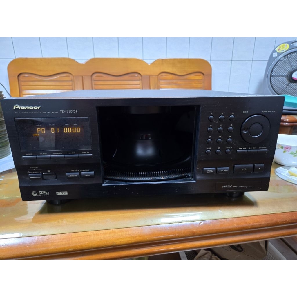 Pioneer PD-F1009卡拉OK播放機 可開電源、轉盤會動一下，門會開關，運作沒動！附上全自動數位控制! | 蝦皮購物